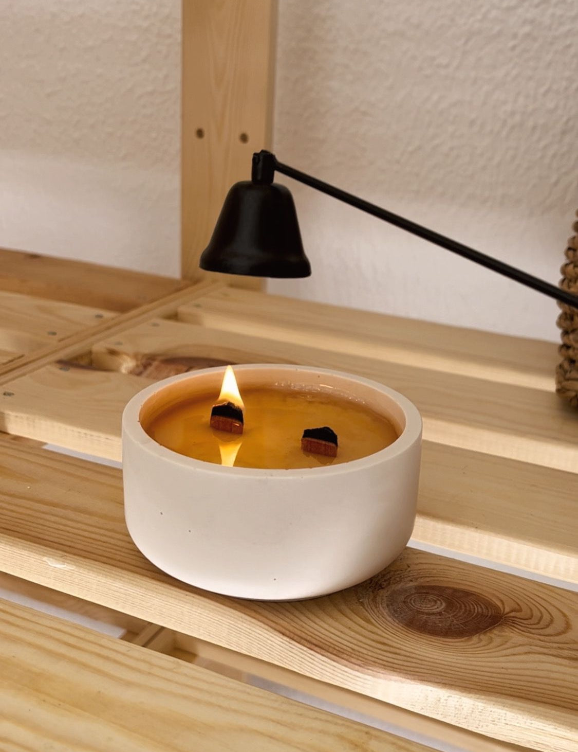 Cómo apagar una vela correctamente: un ritual de cuidado y serenidad para tu hogar